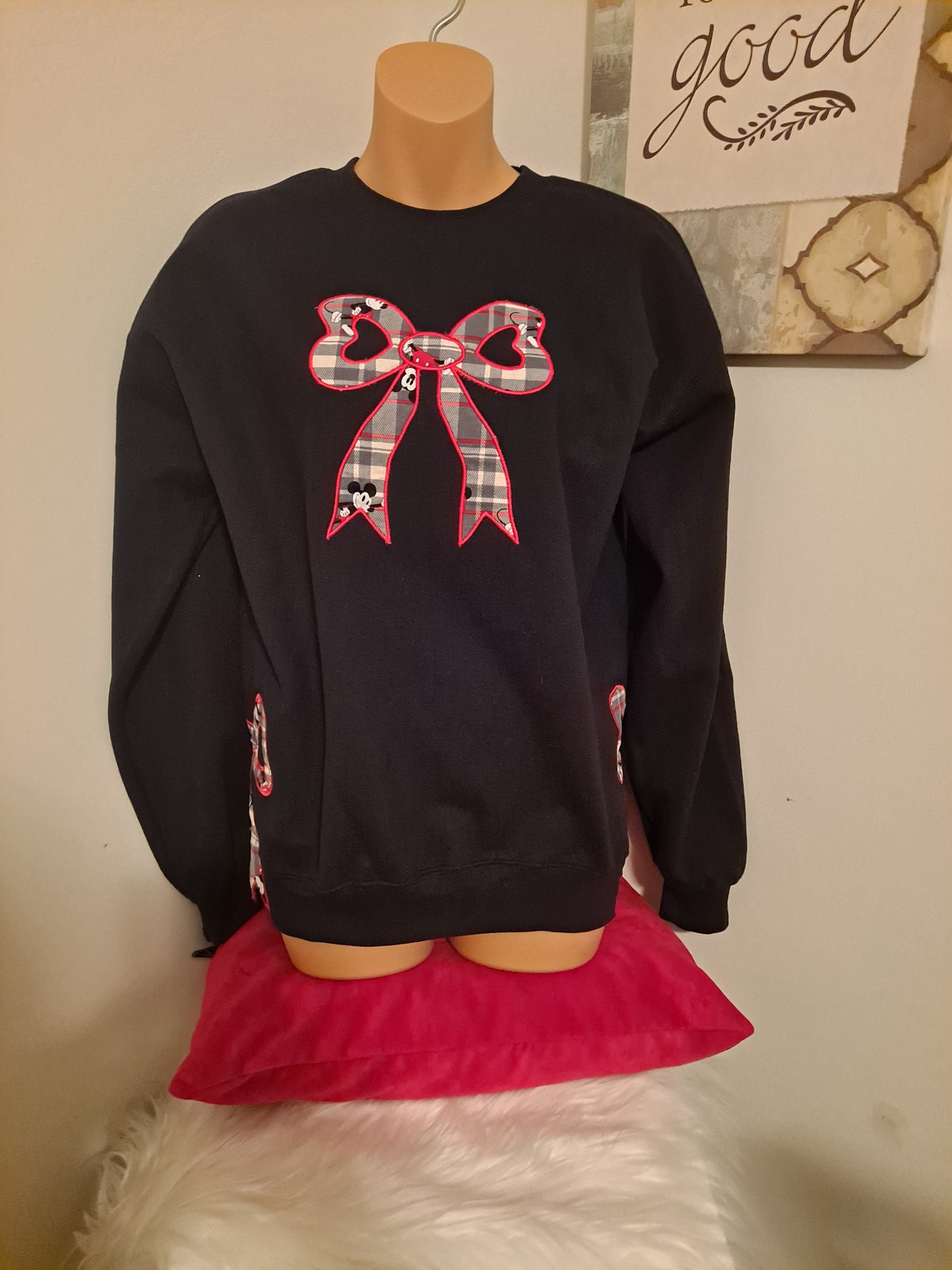 Mouse bow sweatshirt