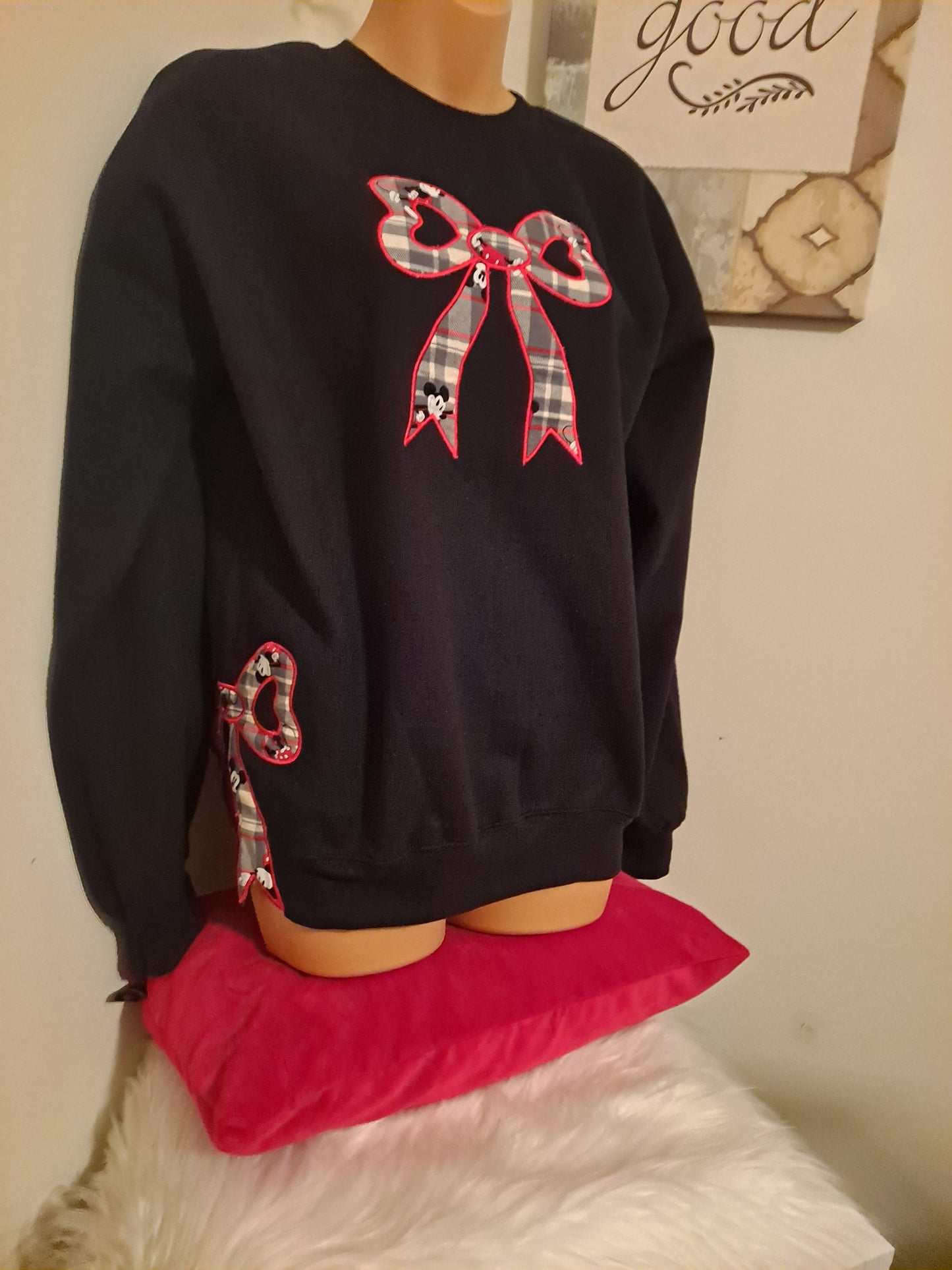 Mouse bow sweatshirt
