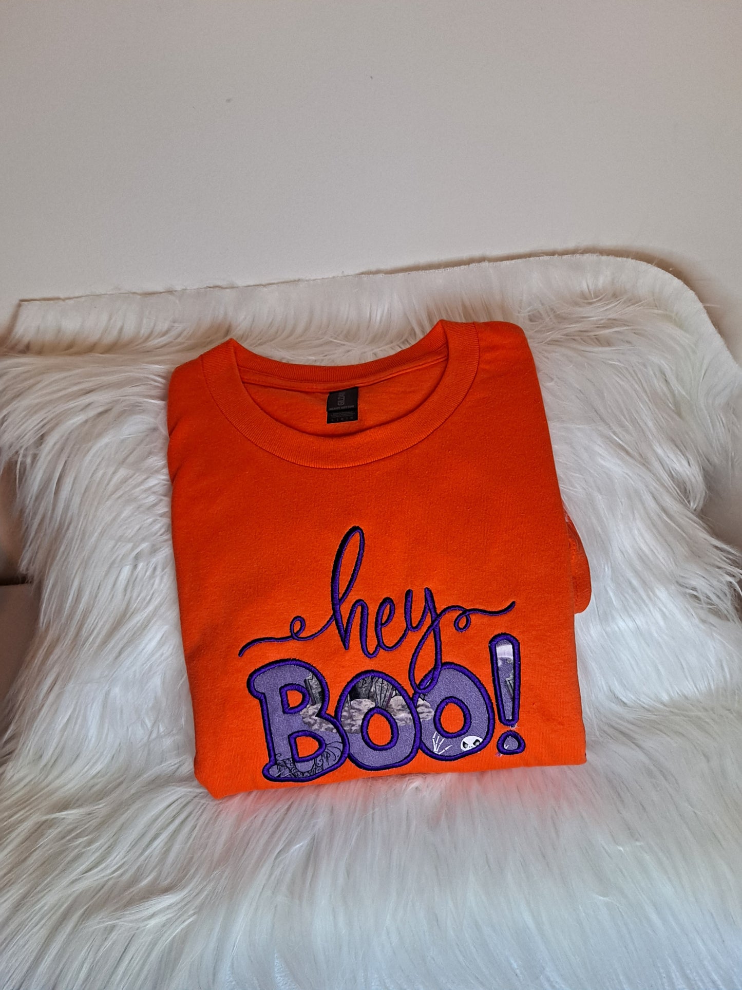 Hey Boo embroidery applique t shirt